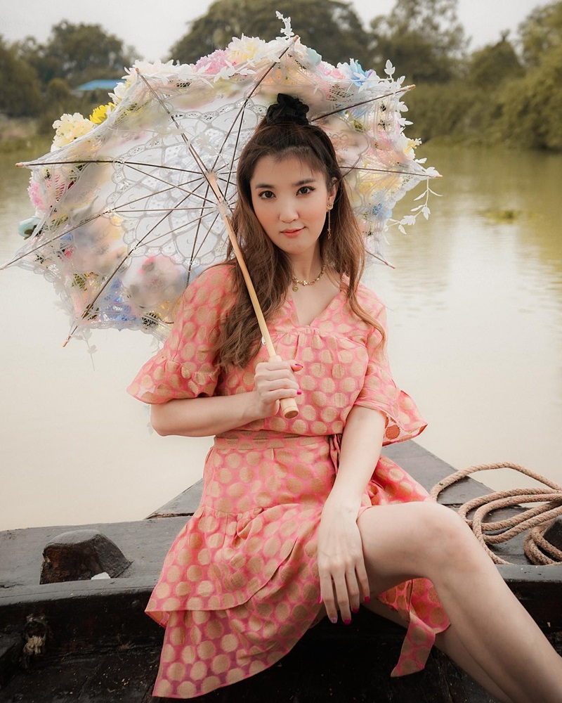 เธอ รวรีย์