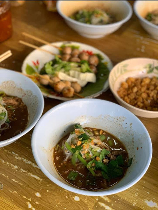 ร้านก๋วยเตี๋ยวเรือ