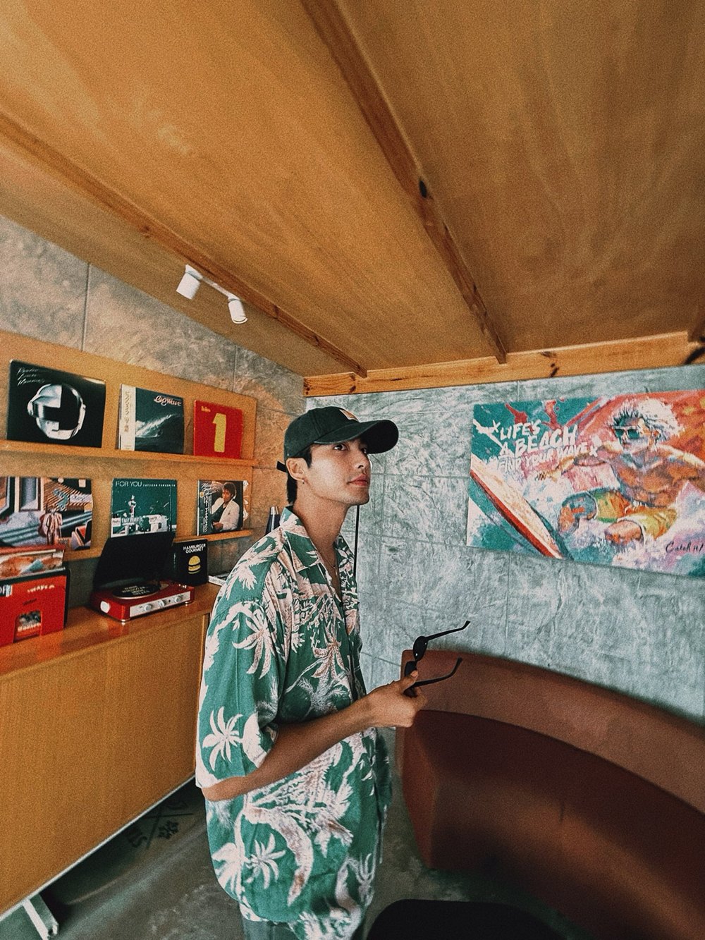 บิว ณัฐพล แจงความสัมพันธ์ มายด์ พัชรบุษย์ หลังมีภาพเปลี่ยนหลอดไฟที่ห้อง