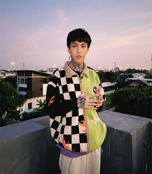 นักร้องชายไทย