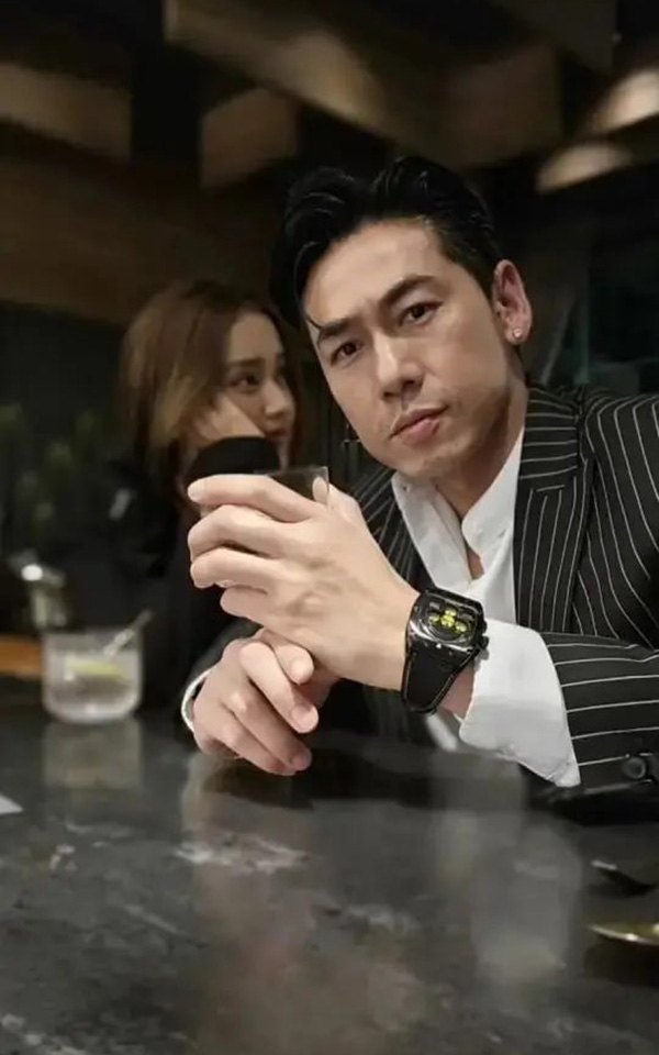  ดีเจเพชรจ้า 