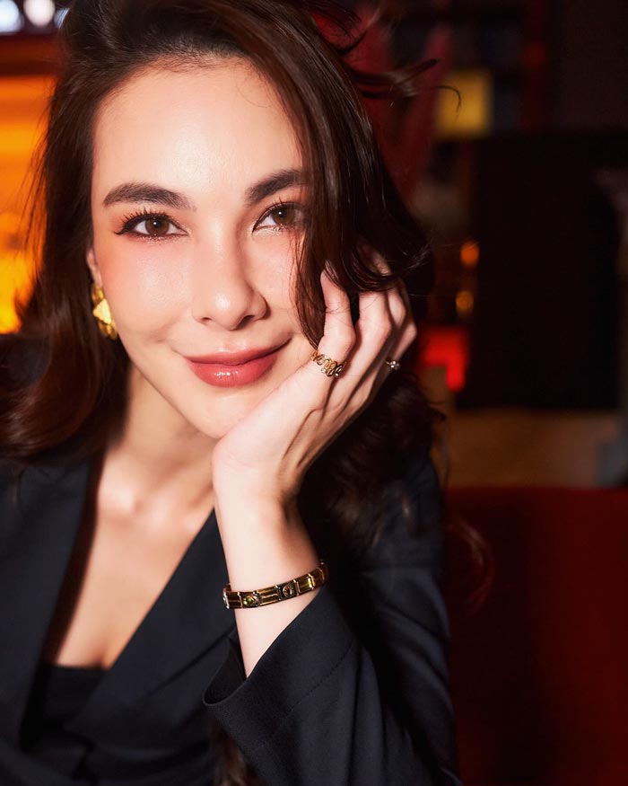 โบว์ เบญจวรรณ