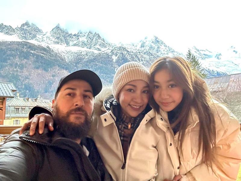 น้องแองจี้ ลูกสาว หญิง จุฬาลักษณ์ 