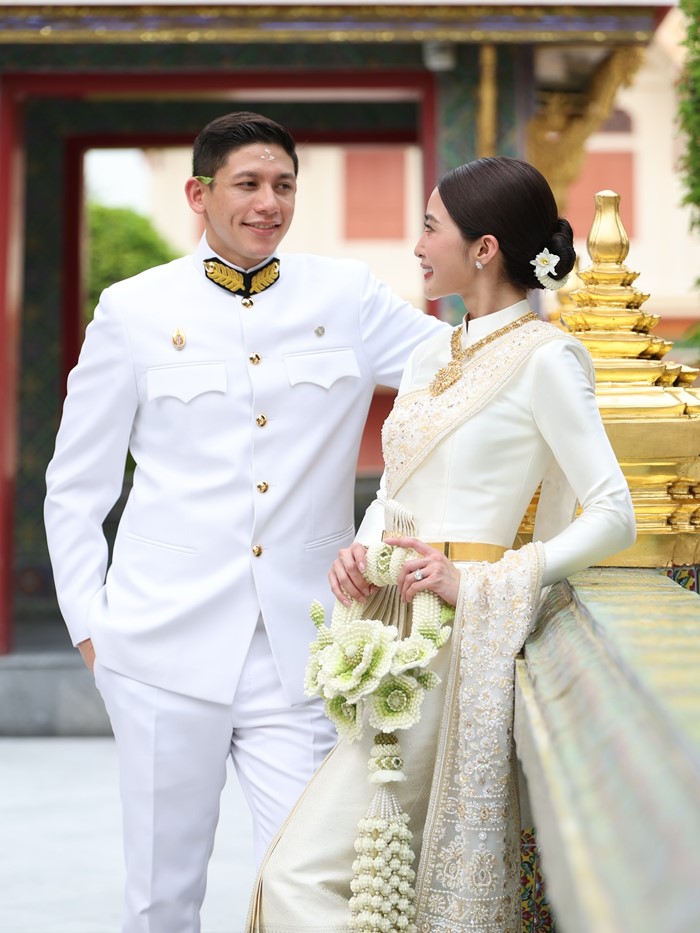 มาแล้ว.. ภาพแต่งงาน มายด์ ลภัสลัล สวมชุดไทยงดงาม เข้าพิธีสมรส ทายาทสิงห์ 
