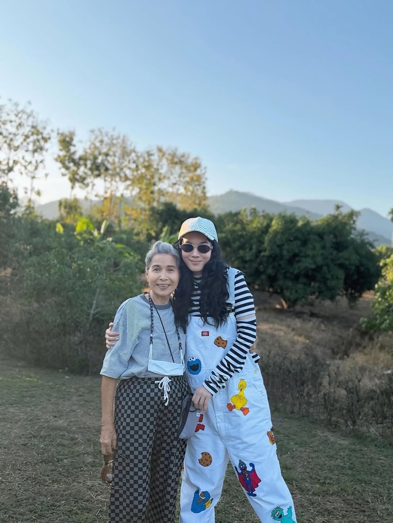 เมย์ เฟื่องอารมย์