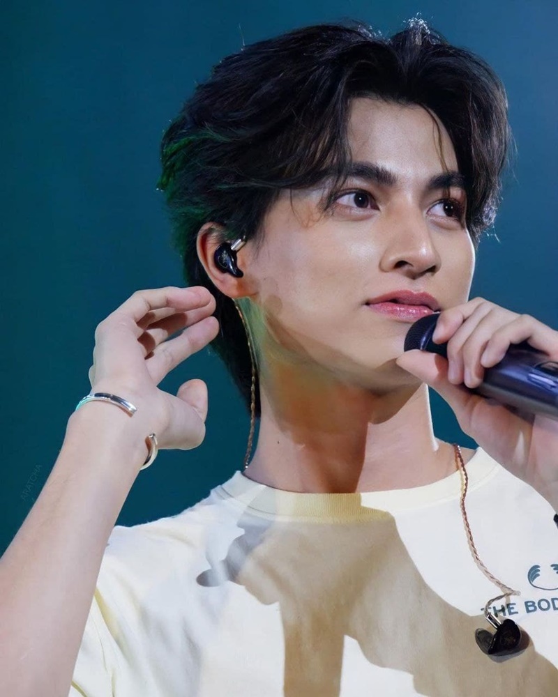 กลัฟ คณาวุฒิ