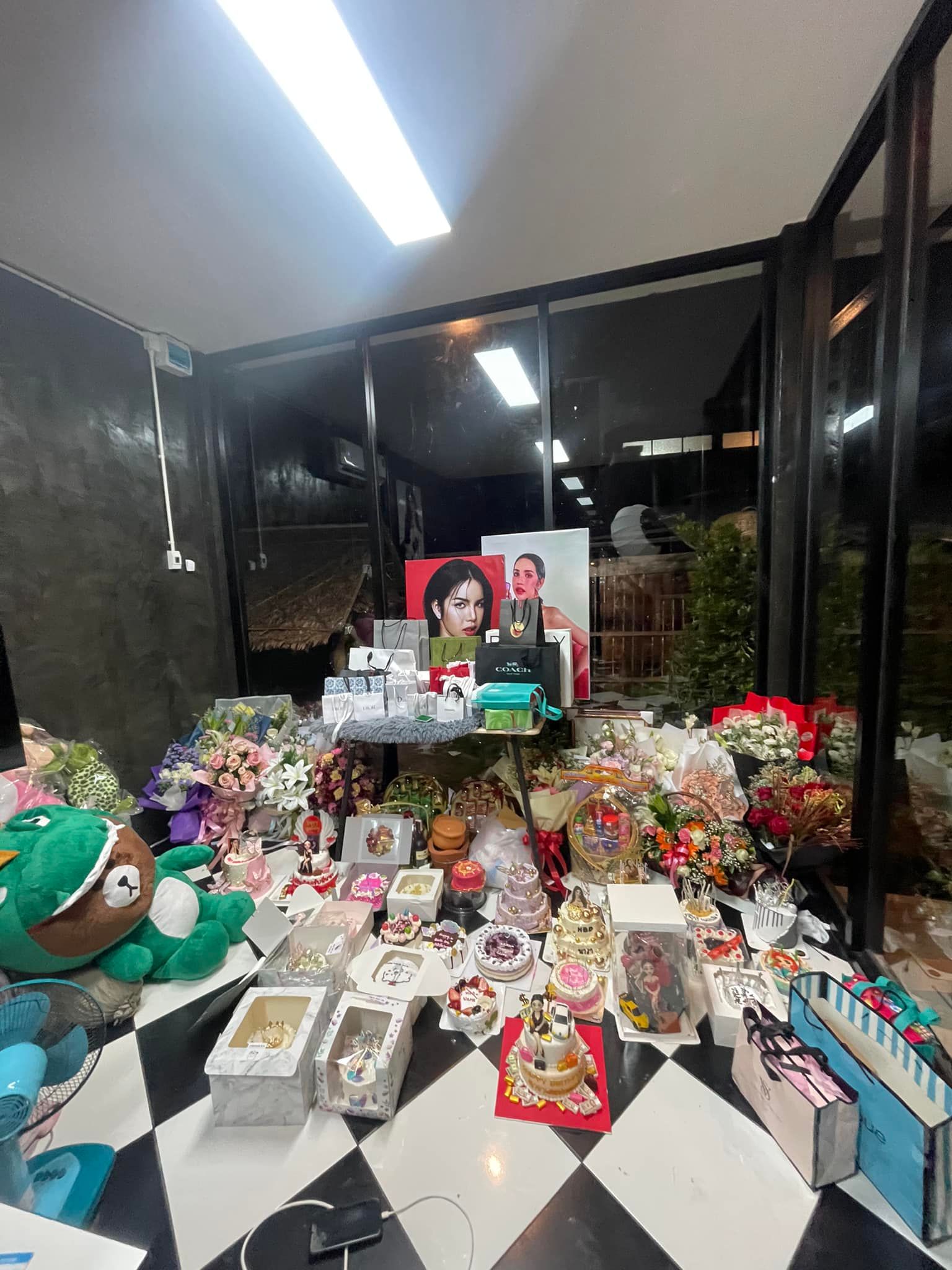 นารา เครปกะเทย 