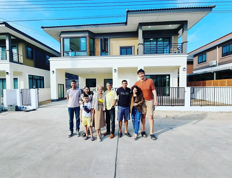 โยกเยก เชิญยิ้ม 