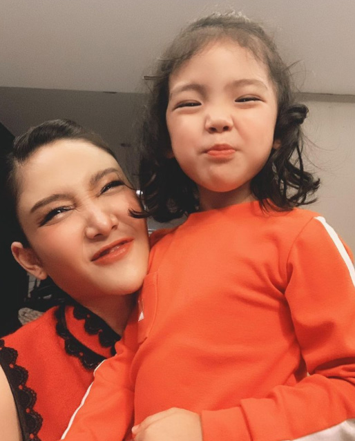 แตงโม นิดา