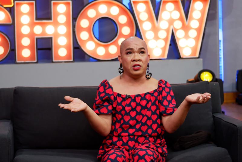 อรชร เชิญยิ้ม