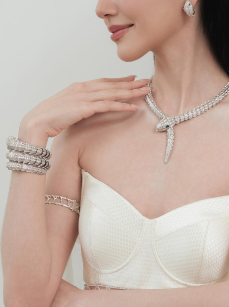 ใหม่ ดาวิกา