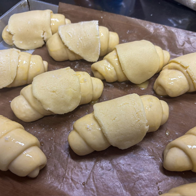 สูตรขนมปังเกลือแครกเกอร์ หรือ Craquelin Shio Pan เมนูขนมปัง ขนมปังเกลือ ชิโอะปัง สูตรขนม