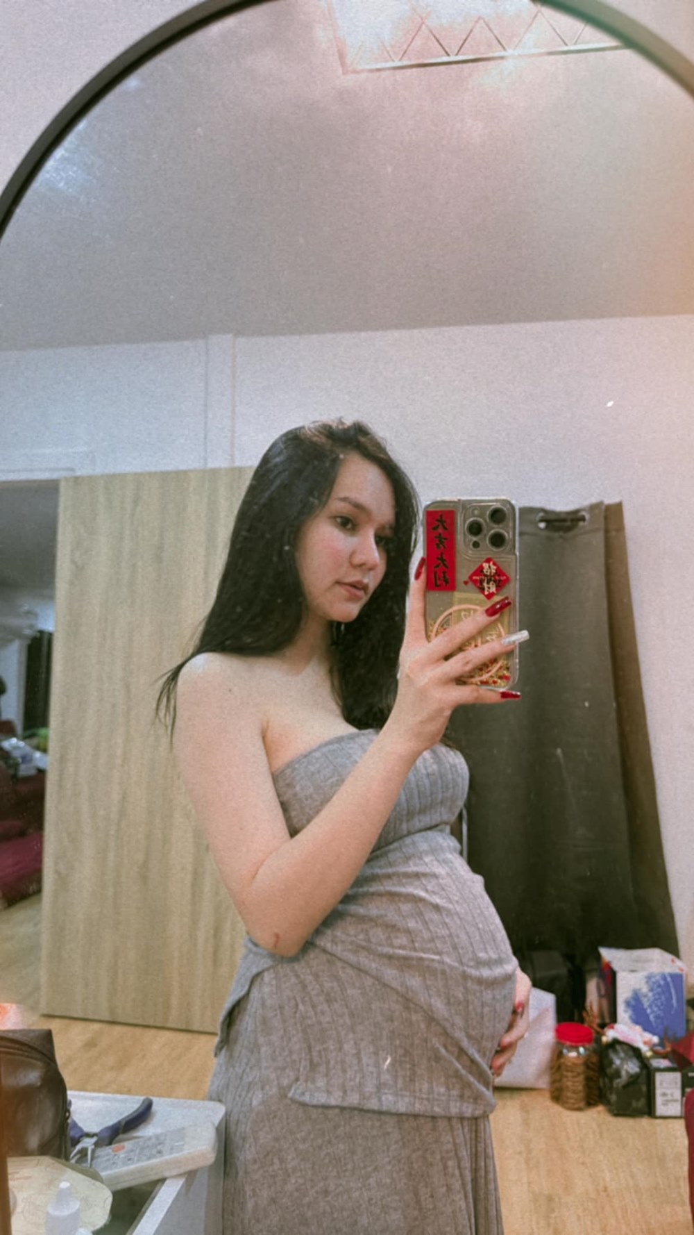 แม่น้ำหนึ่ง โชว์ท้องป่องเตรียมเป็นแม่ลูก 4