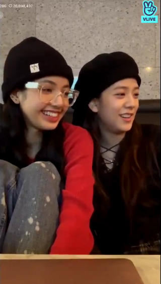 ลิซ่า จีซู BLACKPINK