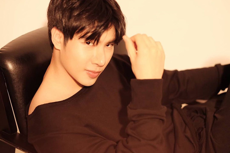 แม็กซ์ ณัฐพล 