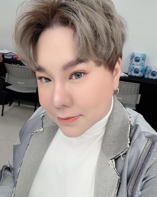 ดีเจบุ๊กโกะ