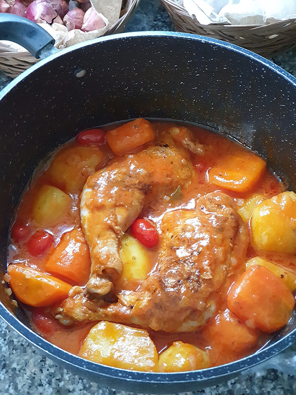 ไก่อบซอสมะเขือเทศ