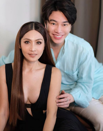 น้องฉัตร, แต่งหน้า