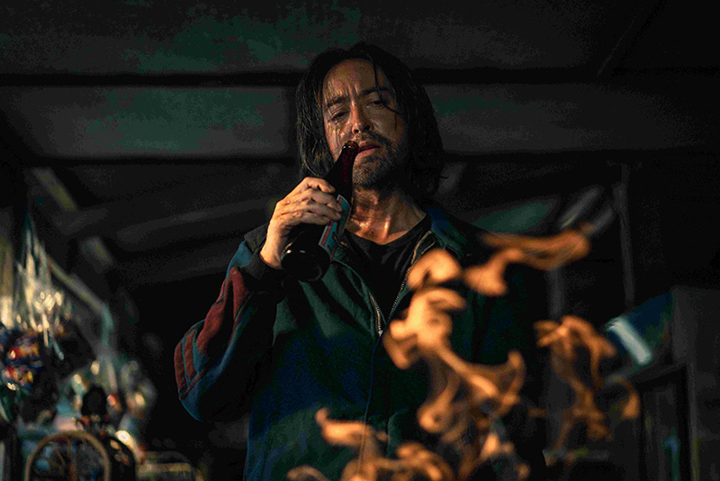 ลักกันวันตาย (Everybody Loves Me When I’m Dead) ภาพตัวอย่าง