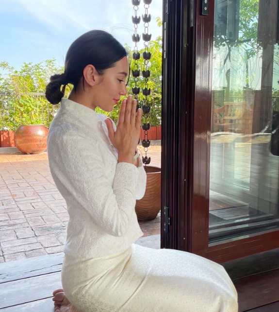 เบลล่า ราณี ชุดไปวัดดารา