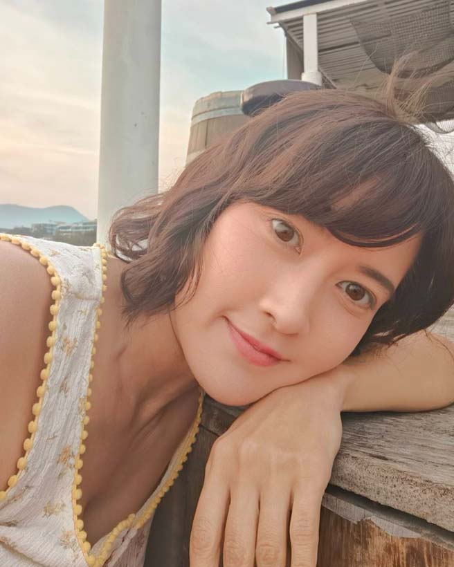 นุ่น สินิทธา ควง พลอย เฌอมาลย์ สวยแพ็กคู่ หลังออกงานร่วมกัน