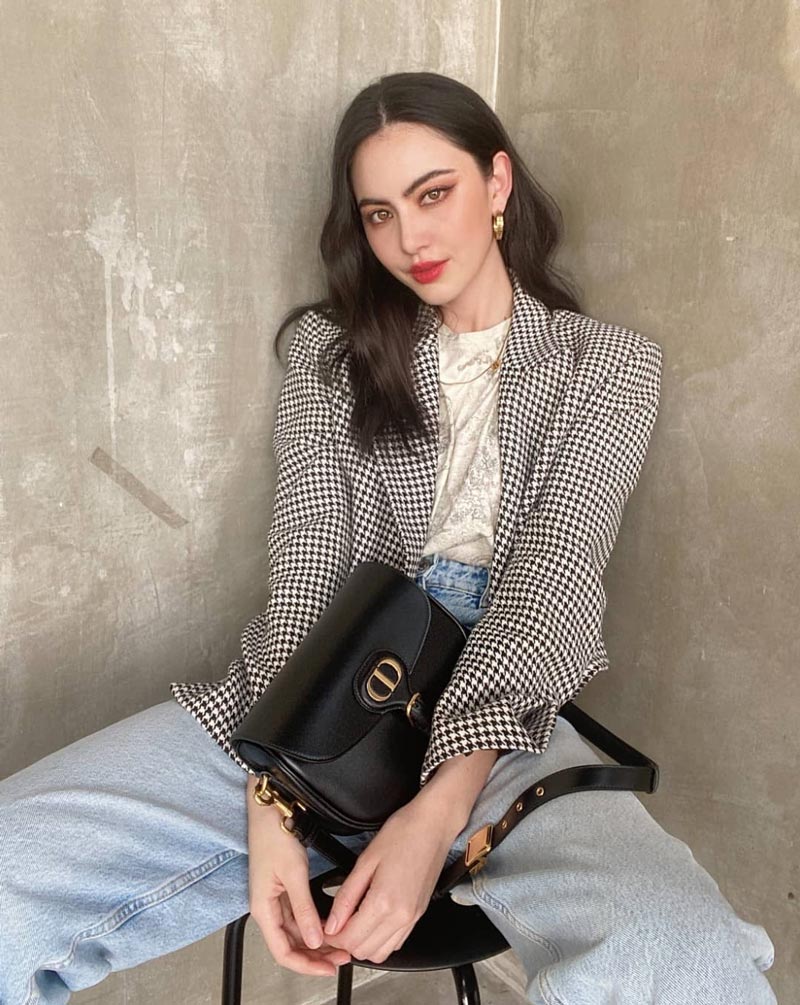 ใหม่ ดาวิกา