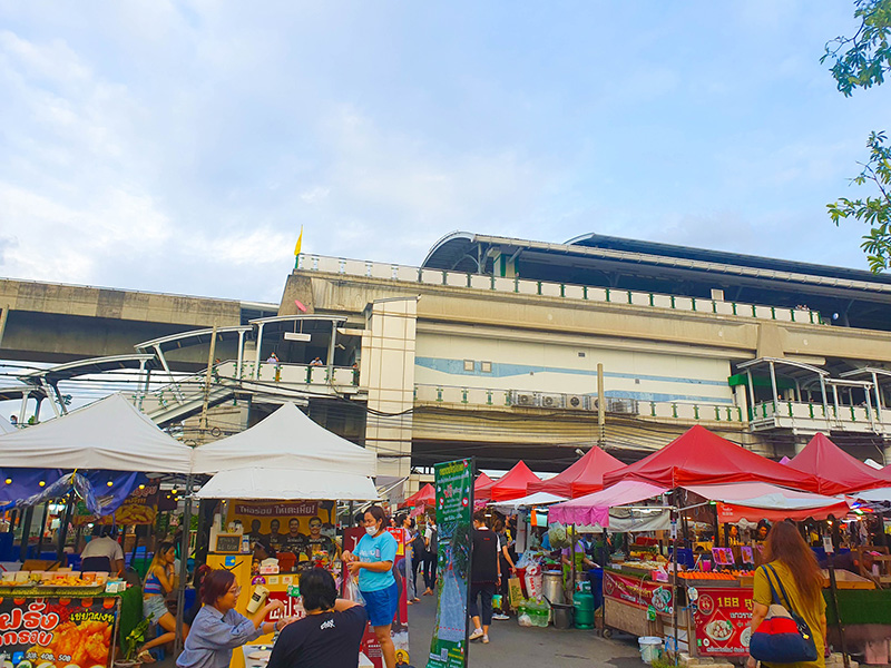 ตลาดต้นไทร แบริ่ง