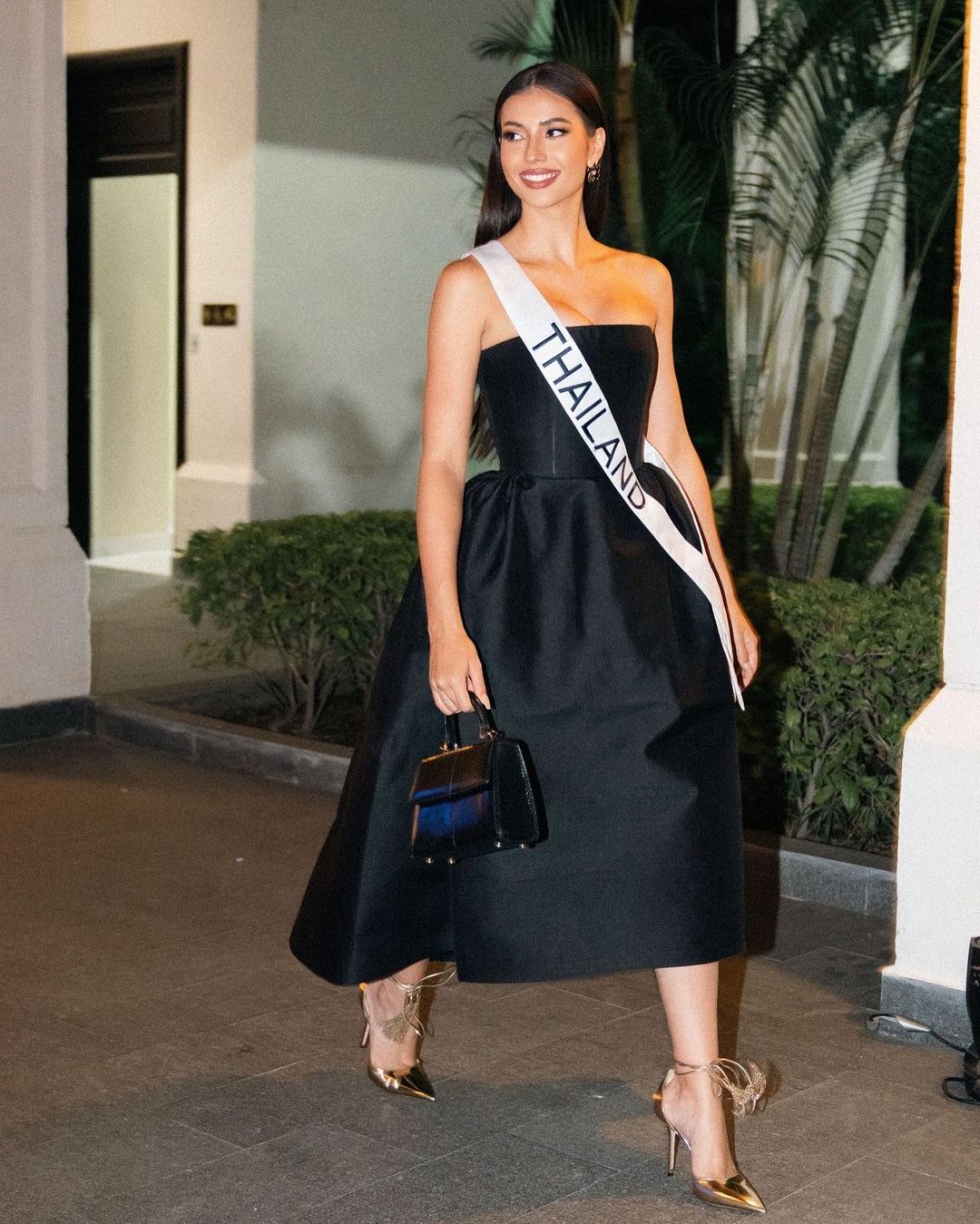 แอนโทเนีย โพซิ้ว