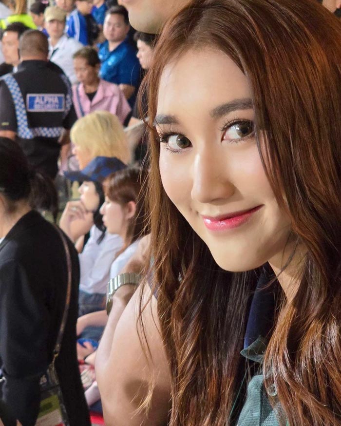 เบส รักษ์วนีย์