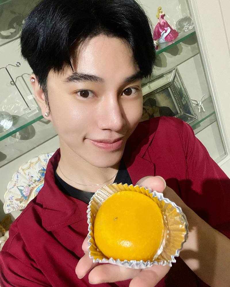 น้องฉัตร ช่างแต่งหน้า