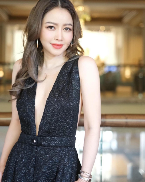 เมย์ ดร.วาสนา อินทะแสง ประวัตินักธุรกิจสาวสวย รวย เก่ง เจ้าของ Rolling Round