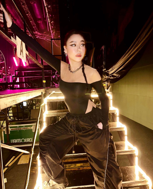 แฟชั่นชุดร้องเพลง