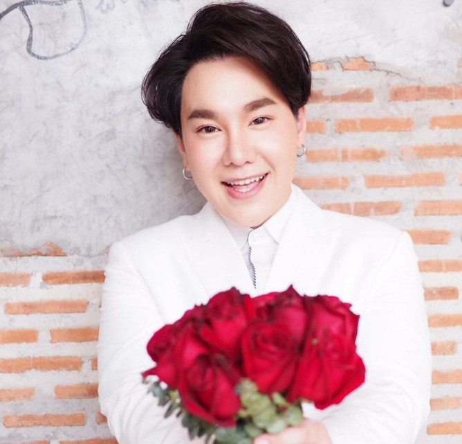 ดีเจบุ๊กโกะ