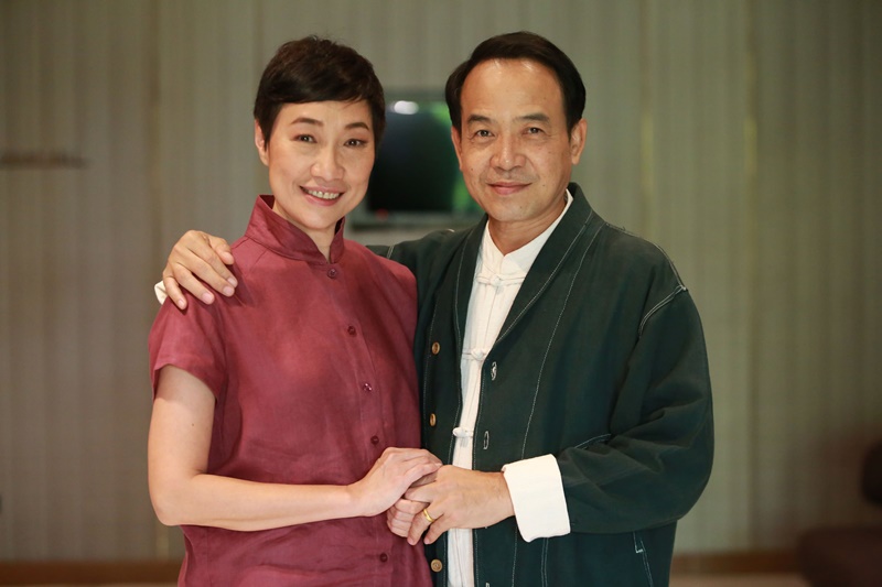 อ้อมฟ้าโอบดิน