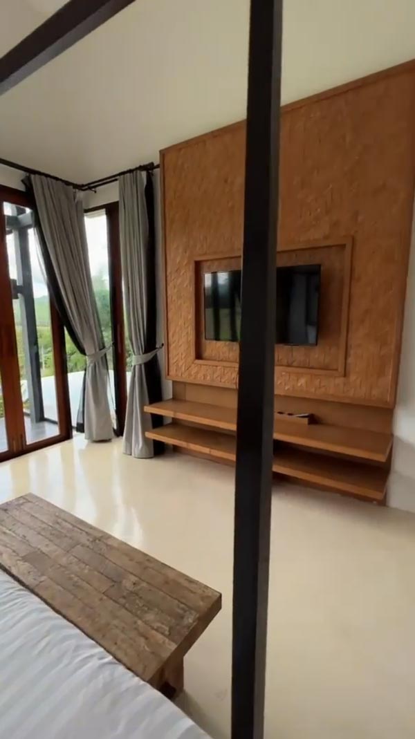 แอน ภูริ ขายบ้าน