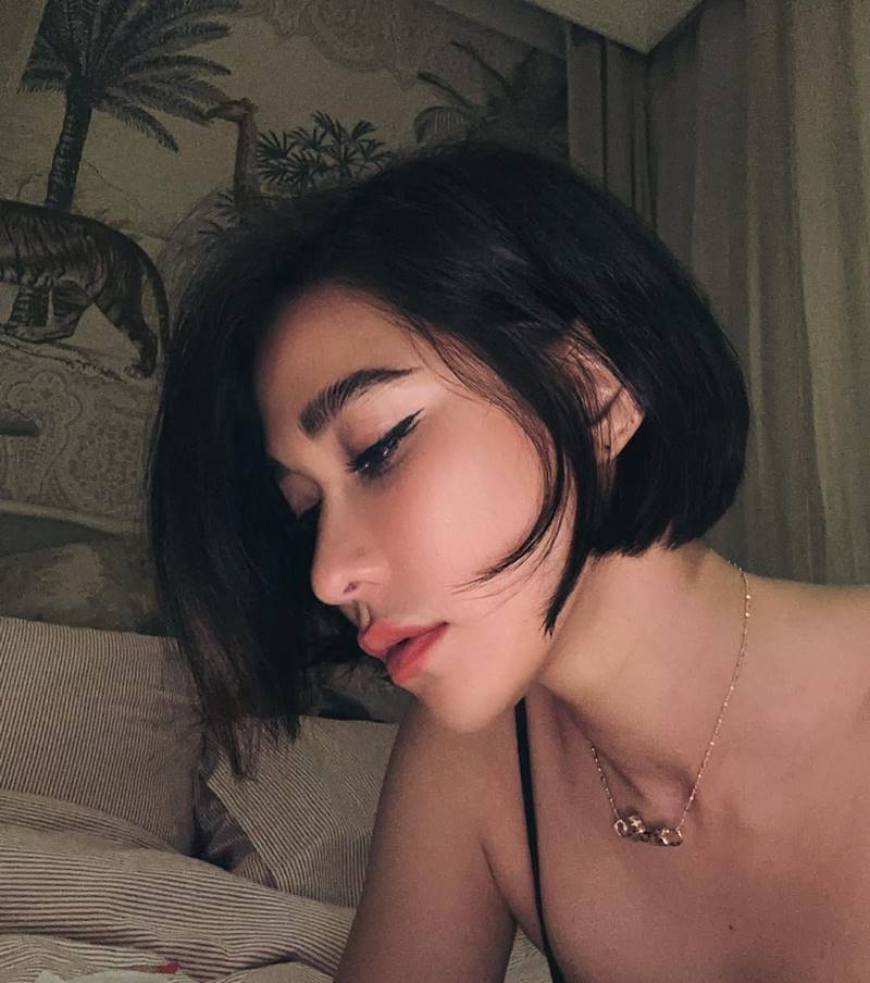 พลอย เฌอมาลย์ ผมสั้น