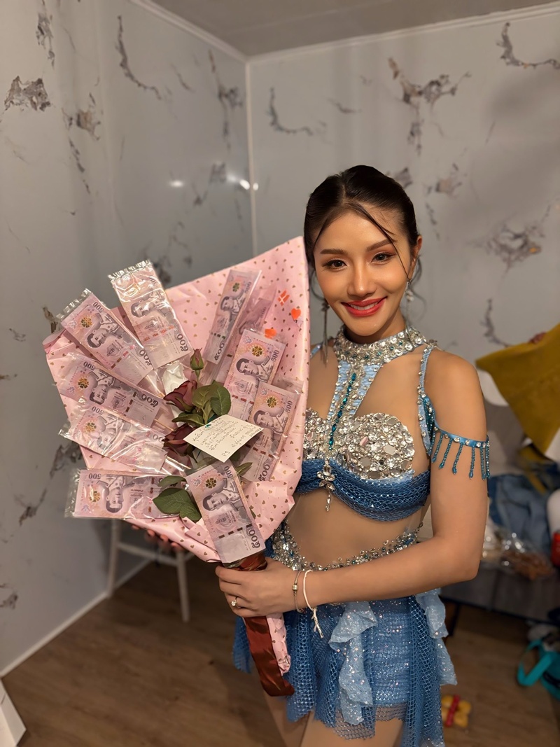 แพรวพราว แสงทอง