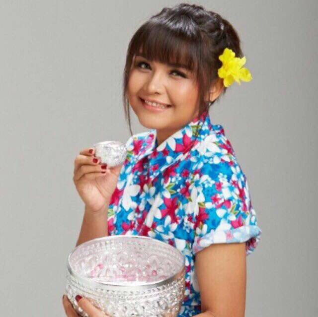 ตั๊กแตน ชลดา