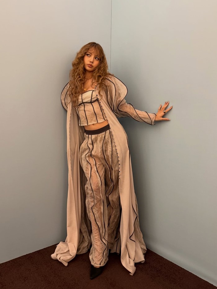 ลิซ่า BLACKPINK อวดภาพคู่ กงยูโอปป้า