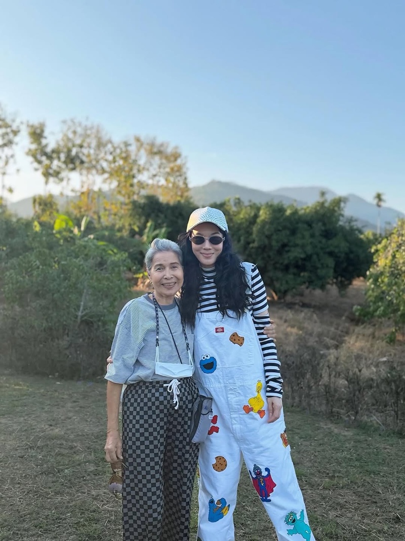 เมย์ เฟื่องอารมย์