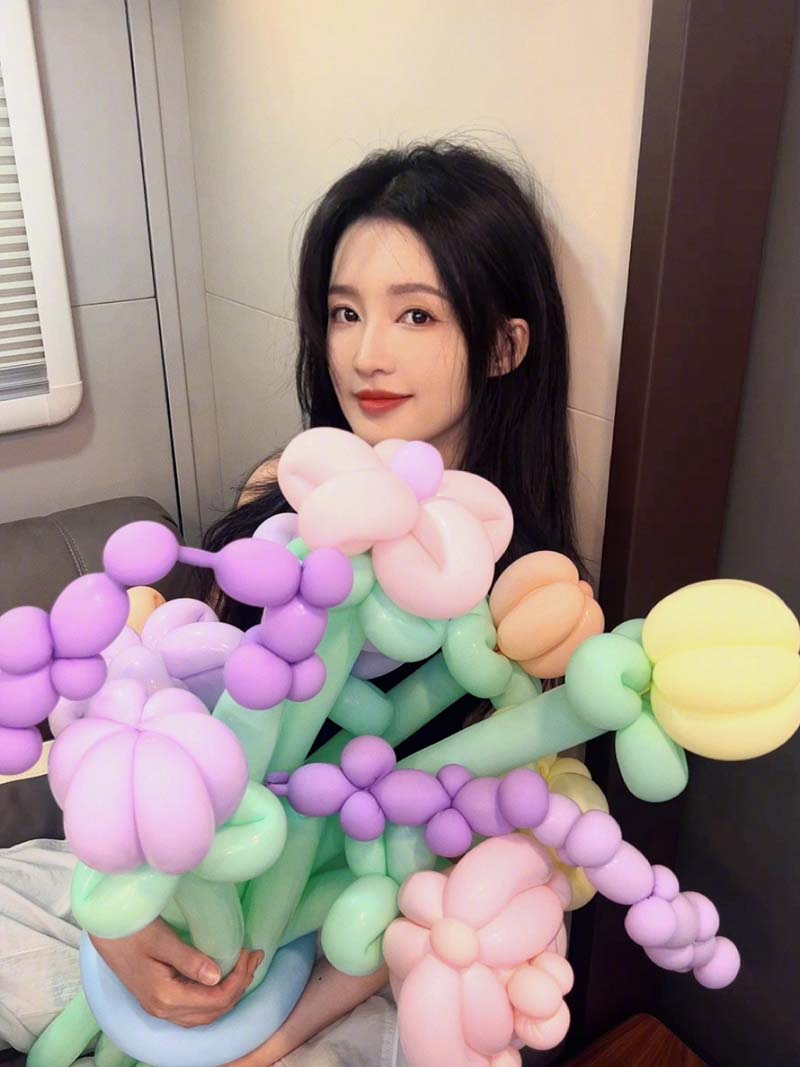 หลี่ชิน Liqin ดาราจีน