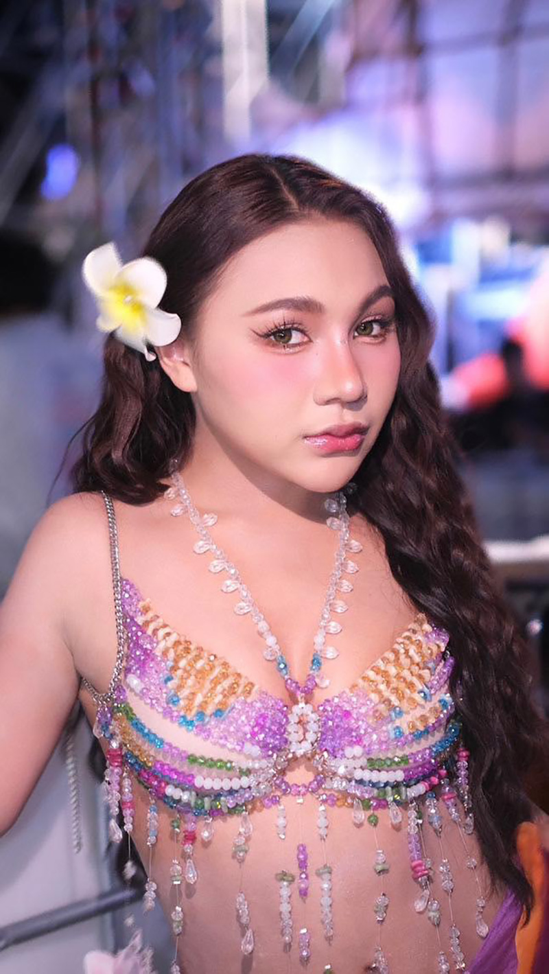 ลิลลี่ ได้หมดฯ ยิ้มปลื้ม ออกรถใหม่ป้ายแดง 