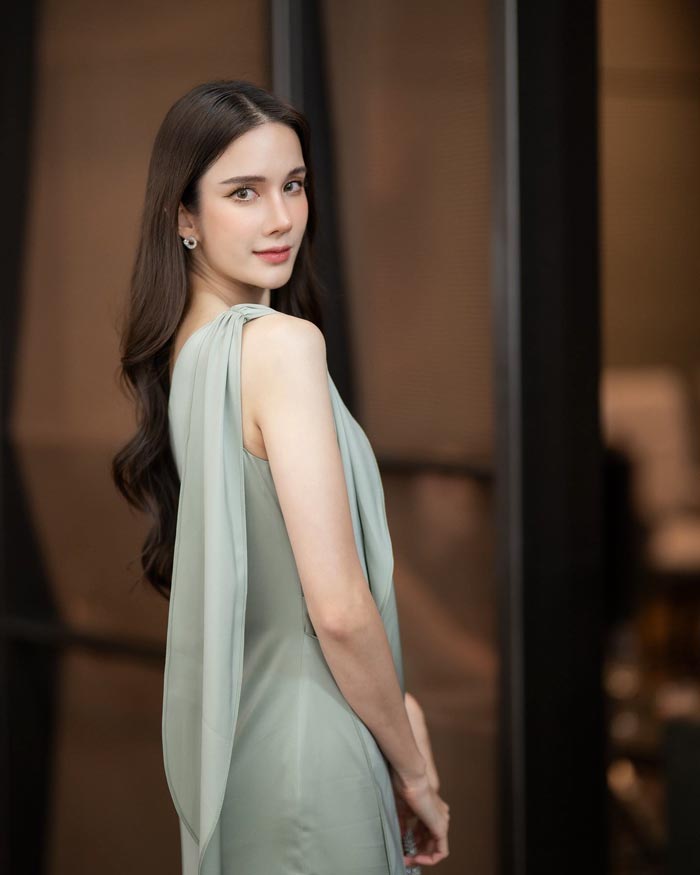 เนย ปภาดา