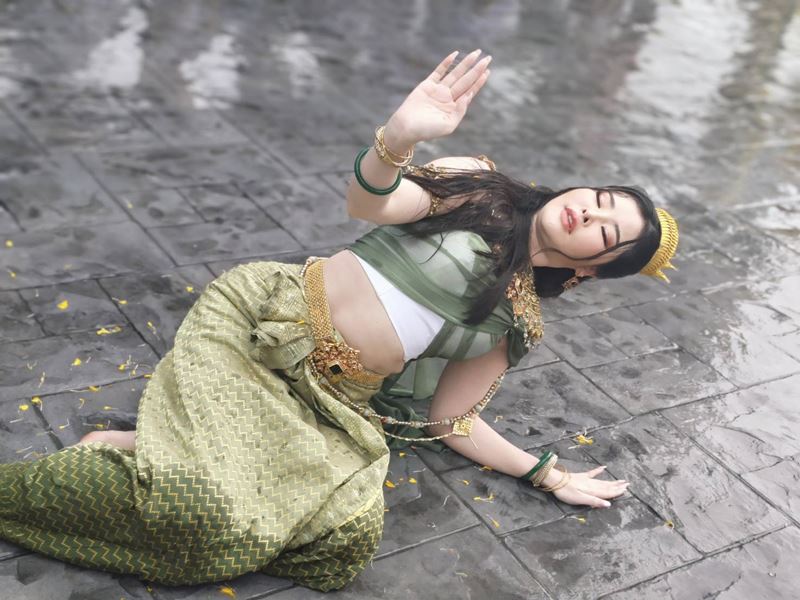 ลิลลี่ เหงียน รำฟาด หมอเขมร