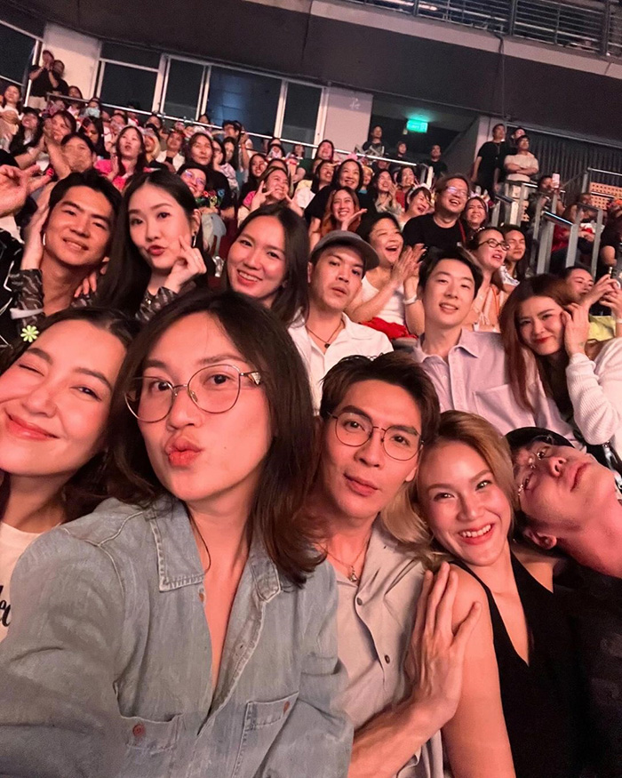 ตัวต้นเรื่องทำ เบลล่า ราณี วิล ชวิณ ถูกแซวหวานกลางคอนเสิร์ต