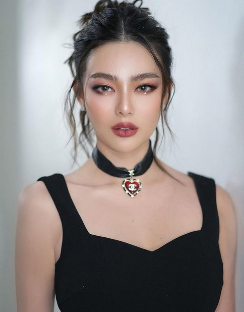 ดิว อริสรา ประวัติ 14 เรื่องรู้จักอดีตนางร้ายหน้าสวย กับหลากเรื่องราวในชีวิต