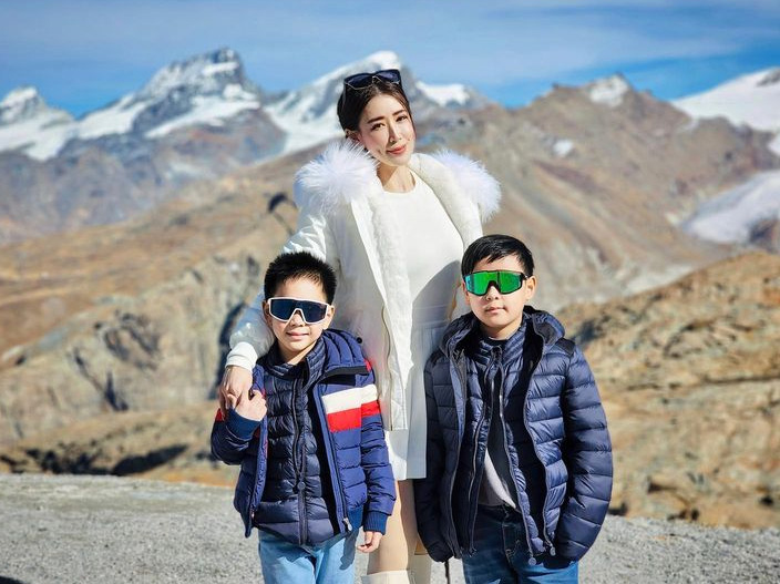 เอิร์น จิรวรรณ ประวัติ