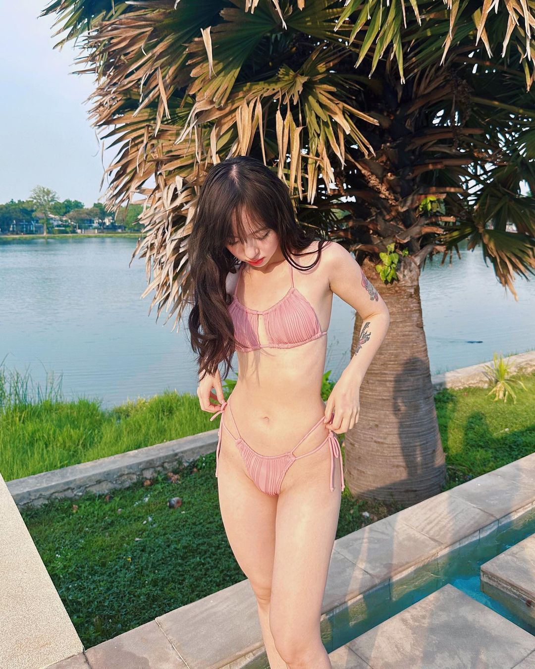 พลอยชมพู ญานนีน 