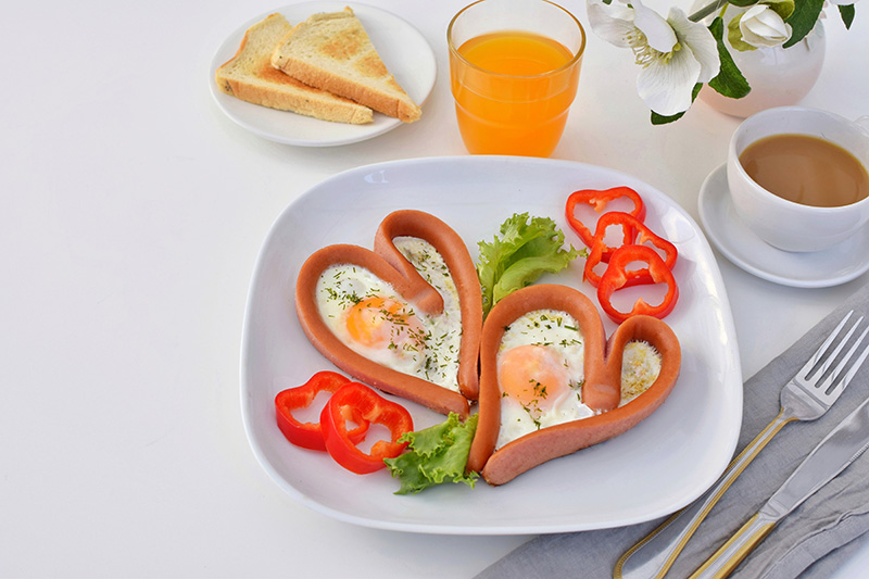 ไข่ดาวในหัวใจ เมนูอาหารรูปหัวใจ ไอเดียอาหารวันวาเลนไทน์