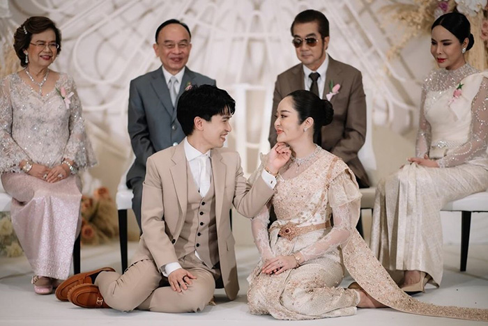 แก้มบุ๋ม พี่พีท